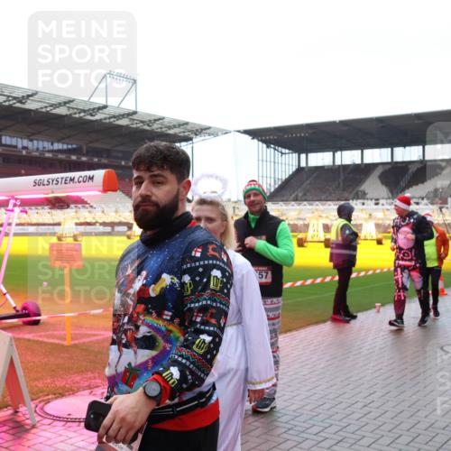 07.12.2025 - St. Pauli X-Mass-Run No. 15 Luisa Fischer http://msf.ph/oto/9387971 07.12.2025 11:48:54 Ziel 57, 129, 207, 616, 724, 732, 796, 990, 1613, 1891, 1911, 1926, 1927, 1966, 1967, 2008, 2075, 2148, 2432, 2717, 2718, 3023, 3388, 3504, 3528, 3542, 3545, 3547, 3602, 3635, 3638, 3646, 3657, 3926, 4134, 4423, 4424, 4426, 4477, 4480 meine-sportfotos.de
