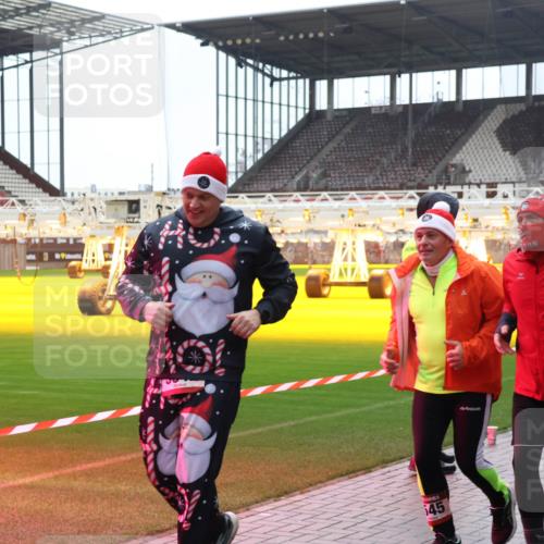 07.12.2025 - St. Pauli X-Mass-Run No. 15 Luisa Fischer http://msf.ph/oto/9387980 07.12.2025 11:48:56 Ziel 45, 3547, 207, 616, 732, 990, 1613, 1891, 1911, 1926, 1927, 1966, 1967, 2008, 2075, 2148, 2432, 2717, 2718, 3023, 3388, 3504, 3528, 3542, 3545, 3547, 3602, 3635, 3638, 3646, 3657, 3926, 4134, 4423, 4424, 4426, 4477, 4480 meine-sportfotos.de