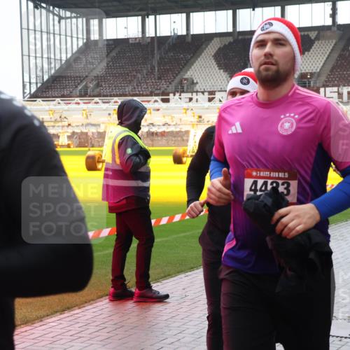 07.12.2025 - St. Pauli X-Mass-Run No. 15 Luisa Fischer http://msf.ph/oto/9387984 07.12.2025 11:49:08 Ziel 15, 4423, 24, 146, 244, 548, 616, 732, 990, 1613, 1891, 1911, 1926, 1927, 1966, 1967, 2008, 2075, 2148, 2432, 2717, 2718, 3023, 3388, 3504, 3528, 3635, 3638, 3646, 3657, 3926, 4134, 4423, 4424, 4426, 4477, 4480 meine-sportfotos.de