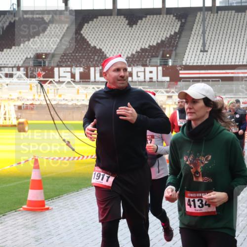 07.12.2025 - St. Pauli X-Mass-Run No. 15 Luisa Fischer http://msf.ph/oto/9387989 07.12.2025 11:49:09 Ziel 15, 363, 5, 1911, 15, 4134, 616, 24, 146, 244, 548, 616, 701, 703, 732, 990, 1613, 1891, 1911, 1926, 1927, 1966, 1967, 2008, 2075, 2148, 2432, 2717, 2718, 3023, 3388, 3504, 3528, 3635, 3638, 3646, 3657, 3926, 4134, 4423, 4424, 4426, 4477, 4480 meine-sportfotos.de