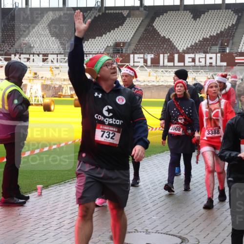 07.12.2025 - St. Pauli X-Mass-Run No. 15 Luisa Fischer http://msf.ph/oto/9388003 07.12.2025 11:49:22 Ziel 5, 732, 2008, 3388, 5, 616, 1966, 24, 146, 244, 548, 616, 701, 703, 732, 1613, 1891, 1911, 1926, 1927, 1966, 1967, 2008, 2075, 2148, 2432, 2717, 2718, 3023, 3388, 3646, 3926, 4134, 4423, 4424, 4426, 4477, 4480 meine-sportfotos.de