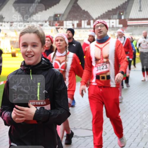 07.12.2025 - St. Pauli X-Mass-Run No. 15 Luisa Fischer http://msf.ph/oto/9388014 07.12.2025 11:49:25 Ziel 1926, 15, 3023, 24, 146, 244, 360, 548, 701, 703, 1613, 1891, 1911, 1926, 1966, 1967, 1992, 1993, 2008, 2075, 2148, 2432, 2717, 2718, 3023, 3388, 3646, 3926, 4134, 4423, 4424, 4426, 4477, 4480 meine-sportfotos.de