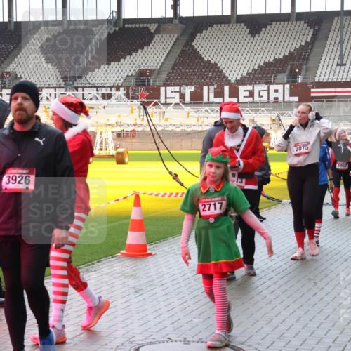 07.12.2025 - St. Pauli X-Mass-Run No. 15 Luisa Fischer http://msf.ph/oto/9388028 07.12.2025 11:49:28 Ziel 3926, 2717, 13, 2075, 1967, 24, 24, 146, 244, 360, 548, 701, 703, 1613, 1891, 1911, 1966, 1967, 1992, 1993, 2008, 2075, 2148, 2717, 2718, 3023, 3388, 3926, 4134, 4601 meine-sportfotos.de