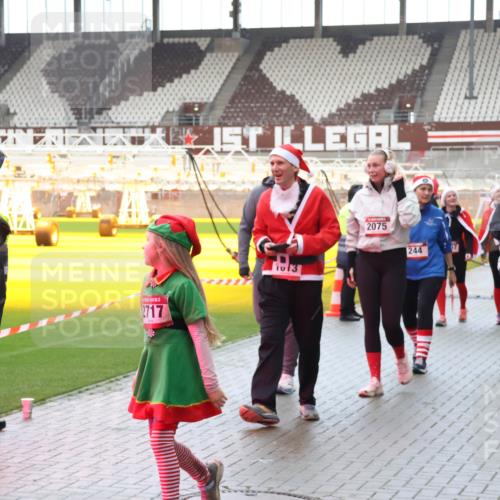 07.12.2025 - St. Pauli X-Mass-Run No. 15 Luisa Fischer http://msf.ph/oto/9388032 07.12.2025 11:49:29 Ziel 3926, 2717, 1013, 2075, 244, 24, 146, 244, 360, 548, 701, 703, 1613, 1891, 1911, 1966, 1967, 1992, 1993, 2008, 2075, 2148, 2717, 2718, 3023, 3388, 3926, 4134, 4601 meine-sportfotos.de