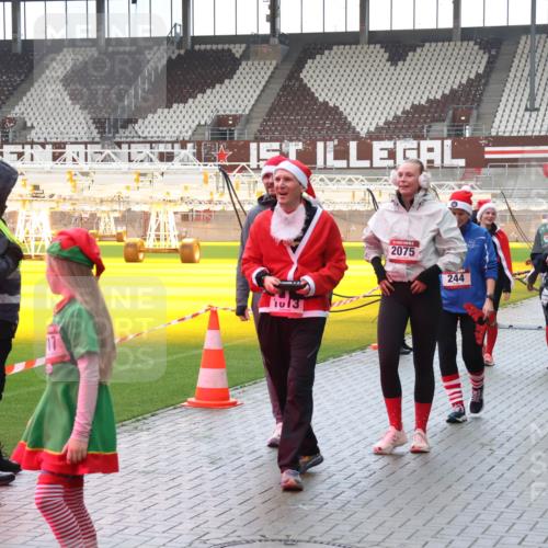 07.12.2025 - St. Pauli X-Mass-Run No. 15 Luisa Fischer http://msf.ph/oto/9388035 07.12.2025 11:49:29 Ziel 7, 17, 1013, 2075, 244, 146, 24, 24, 146, 244, 360, 548, 701, 703, 1613, 1891, 1911, 1966, 1967, 1992, 1993, 2008, 2075, 2148, 2717, 2718, 3023, 3388, 3926, 4134, 4601 meine-sportfotos.de