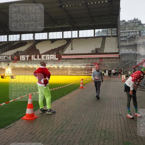 07.12.2025 - St. Pauli X-Mass-Run No. 15 Fabian Wolf http://msf.ph/oto/9388052 07.12.2025 10:18:54 Ziel 721, 1034, 2152, 3862, 4331, 4521, 4522, 4524, 4547 meine-sportfotos.de