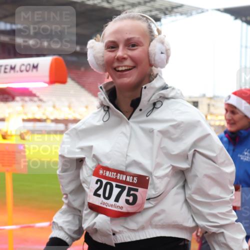 07.12.2025 - St. Pauli X-Mass-Run No. 15 Luisa Fischer http://msf.ph/oto/9388055 07.12.2025 11:49:38 Ziel 15, 2075, 24, 146, 244, 360, 548, 701, 703, 1613, 1966, 1967, 1992, 1993, 2003, 2344, 2346, 2717, 2718, 3421, 3424, 4601, 4643, 4646 meine-sportfotos.de
