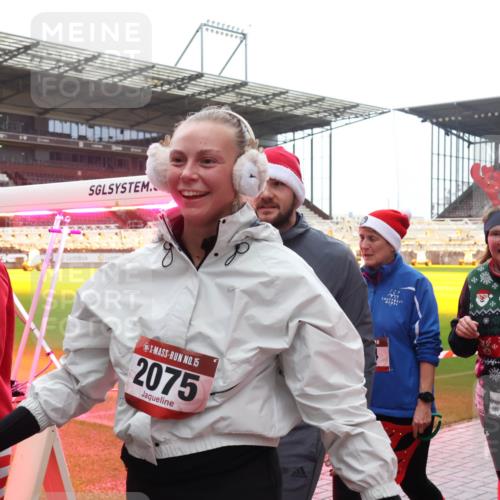07.12.2025 - St. Pauli X-Mass-Run No. 15 Luisa Fischer http://msf.ph/oto/9388057 07.12.2025 11:49:39 Ziel 718, 15, 2075, 146, 24, 146, 244, 360, 548, 701, 703, 1966, 1967, 1992, 1993, 2003, 2344, 2346, 2717, 2718, 3421, 3424, 3665, 3685, 4601, 4643, 4646 meine-sportfotos.de