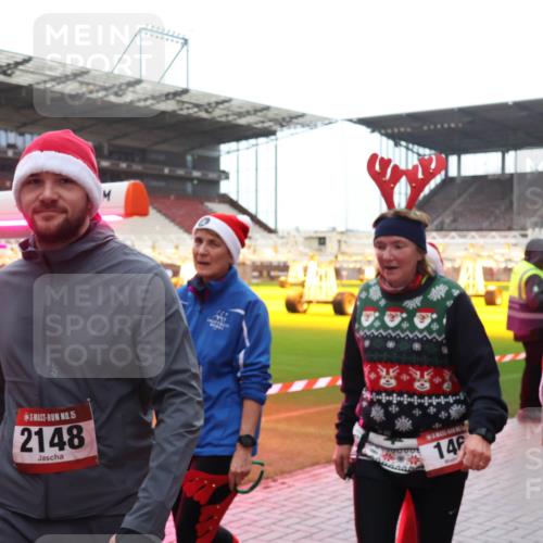 07.12.2025 - St. Pauli X-Mass-Run No. 15 Luisa Fischer http://msf.ph/oto/9388059 07.12.2025 11:49:39 Ziel 15, 2148, 14, 1966, 24, 146, 244, 360, 548, 701, 703, 1966, 1967, 1992, 1993, 2003, 2344, 2346, 2717, 2718, 3421, 3424, 3665, 3685, 4601, 4643, 4646 meine-sportfotos.de