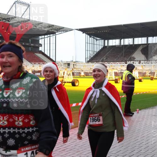 07.12.2025 - St. Pauli X-Mass-Run No. 15 Luisa Fischer http://msf.ph/oto/9388064 07.12.2025 11:49:41 Ziel 1966, 548, 24, 146, 244, 360, 548, 701, 703, 1966, 1967, 1992, 1993, 2003, 2344, 2346, 3421, 3424, 3665, 3685, 3914, 3915, 4601, 4643, 4646 meine-sportfotos.de