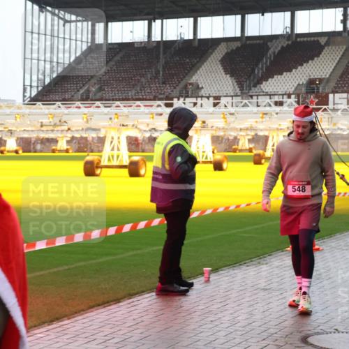 07.12.2025 - St. Pauli X-Mass-Run No. 15 Luisa Fischer http://msf.ph/oto/9388067 07.12.2025 11:49:41 Ziel 115, 548, 24, 24, 146, 244, 360, 548, 701, 703, 1966, 1967, 1992, 1993, 2003, 2344, 2346, 3421, 3424, 3665, 3685, 3914, 3915, 4601, 4643, 4646 meine-sportfotos.de