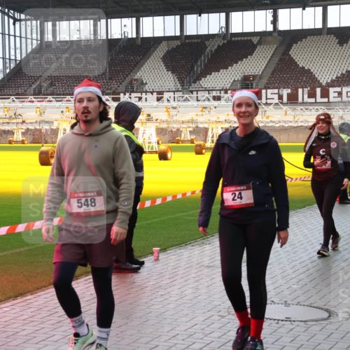 07.12.2025 - St. Pauli X-Mass-Run No. 15 Luisa Fischer http://msf.ph/oto/9388078 07.12.2025 11:49:44 Ziel 548, 24, 24, 146, 244, 360, 548, 701, 703, 1992, 1993, 2003, 2344, 2346, 2444, 2445, 2853, 2911, 3180, 3183, 3421, 3424, 3665, 3685, 3914, 3915, 4601, 4643, 4646 meine-sportfotos.de