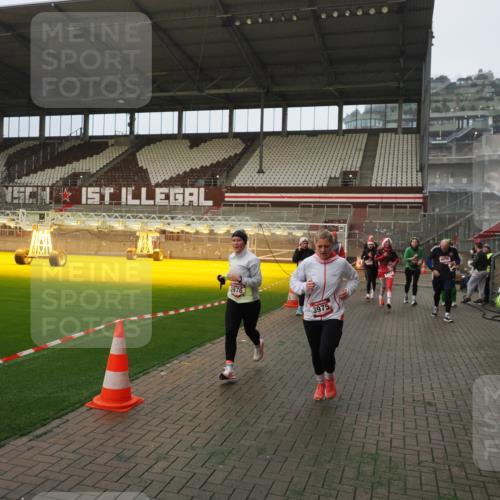 07.12.2025 - St. Pauli X-Mass-Run No. 15 Fabian Wolf http://msf.ph/oto/9388088 07.12.2025 10:19:03 Ziel 2152, 3455, 3724, 3975, 3976, 4330, 4331, 4436, 4437, 4438, 4473, 4475, 4498 meine-sportfotos.de