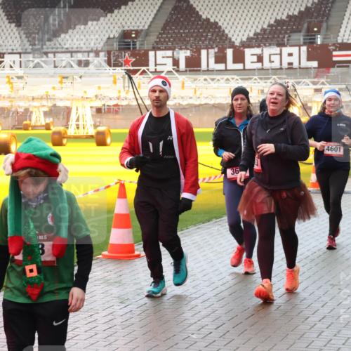 07.12.2025 - St. Pauli X-Mass-Run No. 15 Luisa Fischer http://msf.ph/oto/9388093 07.12.2025 11:49:48 Ziel 15, 36, 4601, 24, 146, 244, 360, 548, 701, 703, 1992, 1993, 2003, 2344, 2346, 2444, 2445, 2853, 2911, 3180, 3183, 3421, 3424, 3665, 3685, 3914, 3915, 4601, 4643, 4646 meine-sportfotos.de