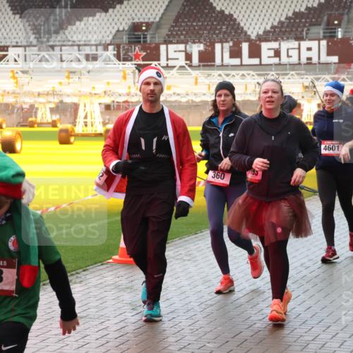07.12.2025 - St. Pauli X-Mass-Run No. 15 Luisa Fischer http://msf.ph/oto/9388094 07.12.2025 11:49:48 Ziel 360, 15, 3, 4601, 24, 146, 244, 360, 548, 701, 703, 1992, 1993, 2003, 2344, 2346, 2444, 2445, 2853, 2911, 3180, 3183, 3421, 3424, 3665, 3685, 3914, 3915, 4601, 4643, 4646 meine-sportfotos.de