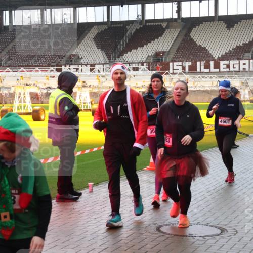 07.12.2025 - St. Pauli X-Mass-Run No. 15 Luisa Fischer http://msf.ph/oto/9388098 07.12.2025 11:49:49 Ziel 36, 93, 4601, 24, 146, 244, 360, 548, 701, 703, 1992, 1993, 2003, 2344, 2346, 2444, 2445, 2853, 2911, 3180, 3183, 3421, 3424, 3665, 3685, 3914, 3915, 4601, 4643, 4646 meine-sportfotos.de