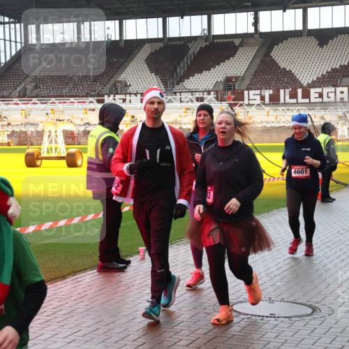 07.12.2025 - St. Pauli X-Mass-Run No. 15 Luisa Fischer http://msf.ph/oto/9388099 07.12.2025 11:49:49 Ziel 15, 3, 4601, 24, 146, 244, 360, 548, 701, 703, 1992, 1993, 2003, 2344, 2346, 2444, 2445, 2853, 2911, 3180, 3183, 3421, 3424, 3665, 3685, 3914, 3915, 4601, 4643, 4646 meine-sportfotos.de