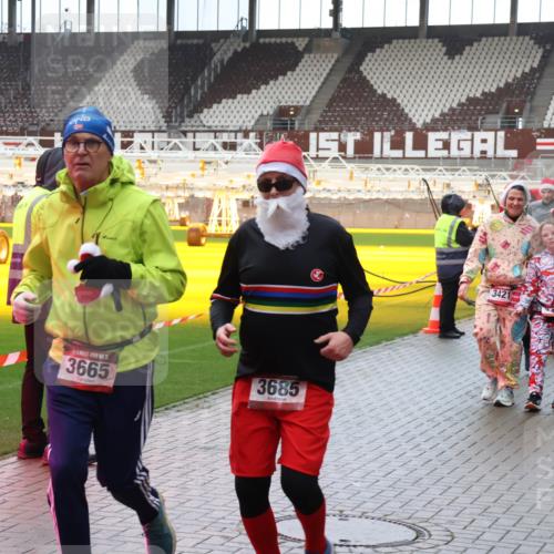 07.12.2025 - St. Pauli X-Mass-Run No. 15 Luisa Fischer http://msf.ph/oto/9388111 07.12.2025 11:50:04 Ziel 55, 3665, 3685, 3421, 424, 15, 2346, 360, 1992, 1993, 2003, 2344, 2346, 2444, 2445, 2853, 2911, 3180, 3183, 3421, 3424, 3562, 3563, 3566, 3568, 3572, 3665, 3685, 3914, 3915, 4601, 4643, 4646 meine-sportfotos.de
