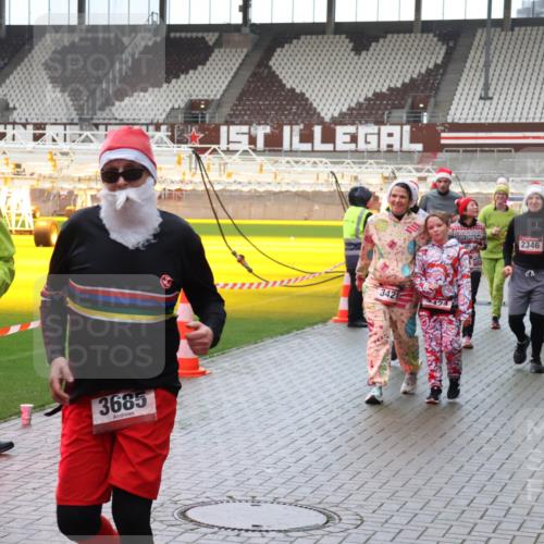 07.12.2025 - St. Pauli X-Mass-Run No. 15 Luisa Fischer http://msf.ph/oto/9388112 07.12.2025 11:50:05 Ziel 15, 3665, 3685, 3421, 2346, 360, 1992, 1993, 2003, 2344, 2346, 2444, 2445, 2853, 2911, 3180, 3183, 3421, 3424, 3562, 3563, 3566, 3568, 3572, 3665, 3685, 3914, 3915, 4601, 4643, 4646 meine-sportfotos.de