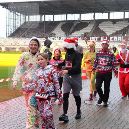 07.12.2025 - St. Pauli X-Mass-Run No. 15 Luisa Fischer http://msf.ph/oto/9388134 07.12.2025 11:50:10 Ziel 3424, 2346, 3915, 3915, 360, 1992, 1993, 2003, 2344, 2346, 2444, 2445, 2853, 2911, 3180, 3183, 3421, 3424, 3562, 3563, 3566, 3568, 3572, 3660, 3665, 3685, 3778, 3914, 3915, 4601, 4643, 4646 meine-sportfotos.de