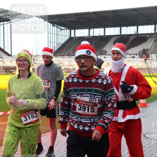 07.12.2025 - St. Pauli X-Mass-Run No. 15 Luisa Fischer http://msf.ph/oto/9388145 07.12.2025 11:50:12 Ziel 15, 3183, 103, 3915, 15, 3915, 6, 318, 360, 2003, 2118, 2344, 2346, 2444, 2445, 2853, 2911, 3180, 3183, 3421, 3424, 3562, 3563, 3566, 3568, 3572, 3660, 3665, 3685, 3778, 3914, 3915, 4601, 4643, 4646 meine-sportfotos.de