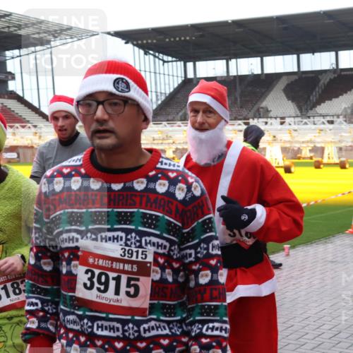 07.12.2025 - St. Pauli X-Mass-Run No. 15 Luisa Fischer http://msf.ph/oto/9388148 07.12.2025 11:50:13 Ziel 1, 318, 3915, 15, 3915, 2003, 2118, 2344, 2346, 2444, 2445, 2853, 2911, 3180, 3183, 3421, 3424, 3562, 3563, 3566, 3568, 3572, 3660, 3665, 3685, 3778, 3914, 3915, 4601, 4643, 4646 meine-sportfotos.de