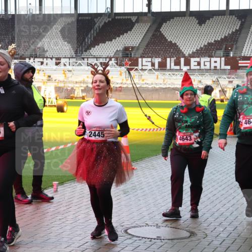 07.12.2025 - St. Pauli X-Mass-Run No. 15 Luisa Fischer http://msf.ph/oto/9388156 07.12.2025 11:50:24 Ziel 15, 2444, 2445, 4643, 4646, 1890, 2118, 2203, 2210, 2444, 2445, 2848, 2853, 2872, 2877, 2911, 3180, 3183, 3562, 3563, 3566, 3568, 3572, 3660, 3665, 3685, 3697, 3778, 3914, 3915, 4184 meine-sportfotos.de