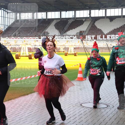 07.12.2025 - St. Pauli X-Mass-Run No. 15 Luisa Fischer http://msf.ph/oto/9388159 07.12.2025 11:50:25 Ziel 15, 2444, 2445, 4643, 5, 4646, 1890, 2118, 2203, 2210, 2444, 2445, 2848, 2853, 2872, 2877, 2911, 3180, 3183, 3562, 3563, 3566, 3568, 3572, 3660, 3665, 3685, 3697, 3778, 3914, 3915, 4184 meine-sportfotos.de