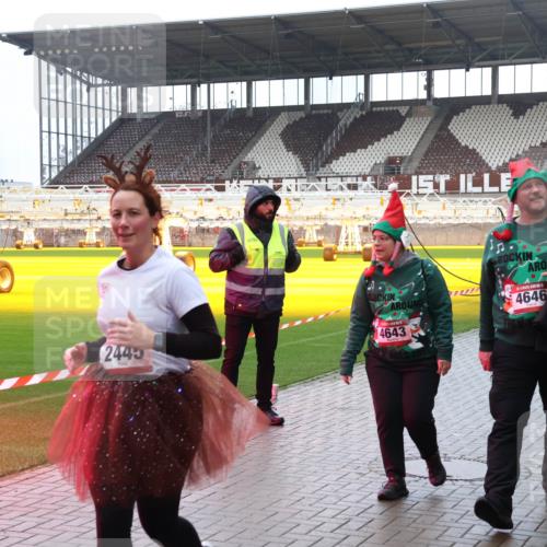 07.12.2025 - St. Pauli X-Mass-Run No. 15 Luisa Fischer http://msf.ph/oto/9388161 07.12.2025 11:50:26 Ziel 2445, 4646, 4643, 1890, 2118, 2203, 2210, 2444, 2445, 2848, 2853, 2872, 2877, 2911, 3180, 3183, 3562, 3563, 3566, 3568, 3572, 3660, 3665, 3685, 3697, 3778, 3914, 3915, 4184 meine-sportfotos.de