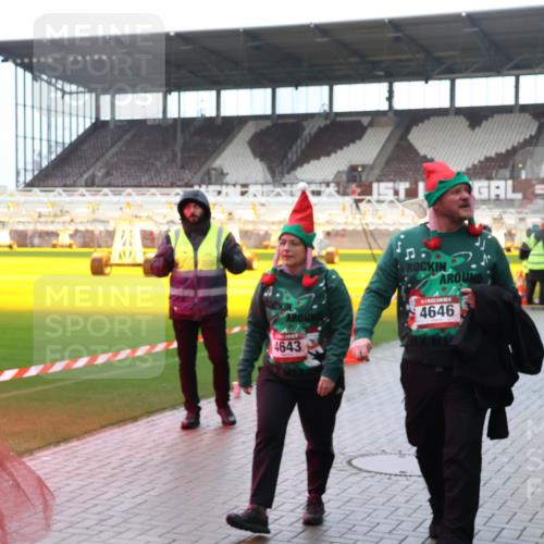 07.12.2025 - St. Pauli X-Mass-Run No. 15 Luisa Fischer http://msf.ph/oto/9388164 07.12.2025 11:50:26 Ziel 4643, 4646, 1890, 2118, 2203, 2210, 2444, 2445, 2848, 2853, 2872, 2877, 2911, 3180, 3183, 3562, 3563, 3566, 3568, 3572, 3660, 3665, 3685, 3697, 3778, 3914, 3915, 4184 meine-sportfotos.de