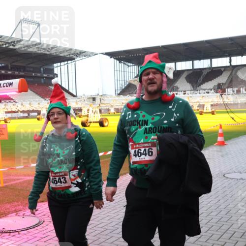 07.12.2025 - St. Pauli X-Mass-Run No. 15 Luisa Fischer http://msf.ph/oto/9388174 07.12.2025 11:50:29 Ziel 4643, 15, 4646, 1890, 2118, 2203, 2210, 2444, 2445, 2784, 2785, 2793, 2848, 2853, 2872, 2877, 2911, 3180, 3183, 3562, 3563, 3566, 3568, 3572, 3660, 3697, 3778, 3914, 3915, 4184, 4428 meine-sportfotos.de