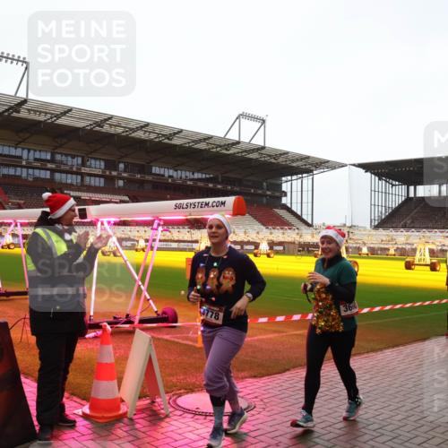 07.12.2025 - St. Pauli X-Mass-Run No. 15 Luisa Fischer http://msf.ph/oto/9388175 07.12.2025 11:50:41 Ziel 3778, 3660, 2118, 1890, 2118, 2203, 2210, 2784, 2785, 2793, 2848, 2872, 2877, 3660, 3697, 3778, 4184, 4428 meine-sportfotos.de