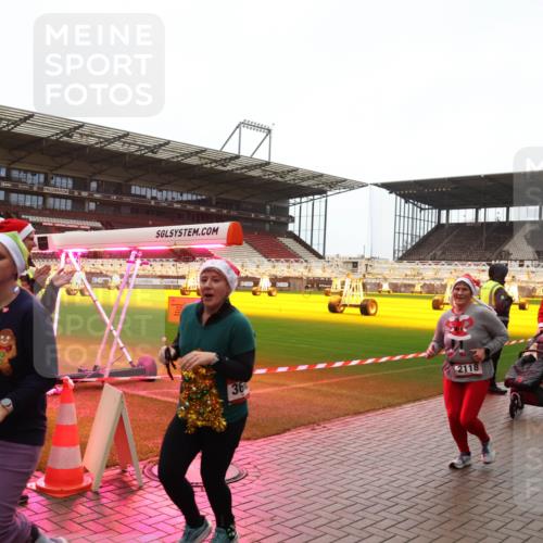 07.12.2025 - St. Pauli X-Mass-Run No. 15 Luisa Fischer http://msf.ph/oto/9388178 07.12.2025 11:50:41 Ziel 36, 2118, 1890, 2118, 2203, 2210, 2784, 2785, 2793, 2848, 2872, 2877, 3660, 3697, 3778, 4184, 4428 meine-sportfotos.de