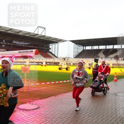 07.12.2025 - St. Pauli X-Mass-Run No. 15 Luisa Fischer http://msf.ph/oto/9388180 07.12.2025 11:50:42 Ziel 63, 36, 2118, 1890, 2118, 2203, 2210, 2784, 2785, 2793, 2848, 2872, 2877, 3660, 3697, 3778, 4184, 4428 meine-sportfotos.de