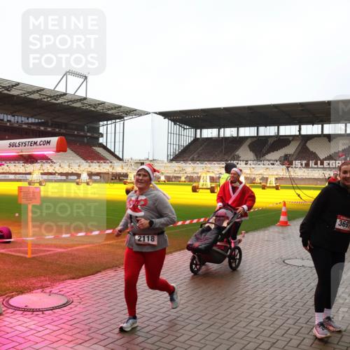 07.12.2025 - St. Pauli X-Mass-Run No. 15 Luisa Fischer http://msf.ph/oto/9388181 07.12.2025 11:50:42 Ziel 2118, 3697, 1890, 2118, 2203, 2210, 2784, 2785, 2793, 2848, 2872, 2877, 3660, 3697, 3778, 4184, 4428 meine-sportfotos.de