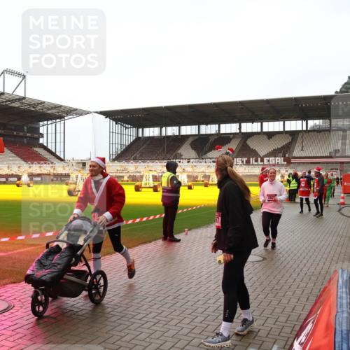 07.12.2025 - St. Pauli X-Mass-Run No. 15 Luisa Fischer http://msf.ph/oto/9388185 07.12.2025 11:50:43 Ziel 18, 97, 2879, 1890, 2118, 2203, 2210, 2784, 2785, 2793, 2848, 2872, 2877, 3660, 3697, 3778, 4184, 4428 meine-sportfotos.de