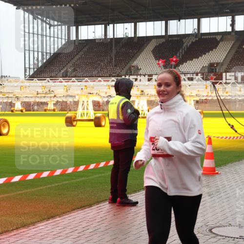 07.12.2025 - St. Pauli X-Mass-Run No. 15 Luisa Fischer http://msf.ph/oto/9388192 07.12.2025 11:50:45 Ziel 20, 2210, 1890, 2118, 2203, 2210, 2784, 2785, 2793, 2848, 2872, 2877, 3660, 3697, 3778, 4184, 4428 meine-sportfotos.de