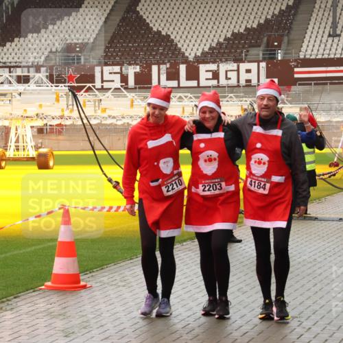 07.12.2025 - St. Pauli X-Mass-Run No. 15 Luisa Fischer http://msf.ph/oto/9388203 07.12.2025 11:50:47 Ziel 2210, 2203, 4184, 14, 2911, 2848, 1599, 1602, 1890, 2118, 2203, 2210, 2784, 2785, 2793, 2848, 2872, 2877, 3660, 3697, 3778, 3913, 4184, 4428 meine-sportfotos.de