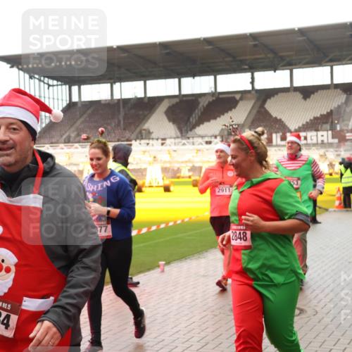07.12.2025 - St. Pauli X-Mass-Run No. 15 Luisa Fischer http://msf.ph/oto/9388227 07.12.2025 11:50:53 Ziel 15, 03, 15, 4184, 2911, 53, 77, 2848, 196, 206, 1599, 1602, 1890, 2118, 2203, 2210, 2784, 2785, 2793, 2848, 2872, 2877, 3660, 3697, 3778, 3913, 3958, 4184, 4428 meine-sportfotos.de