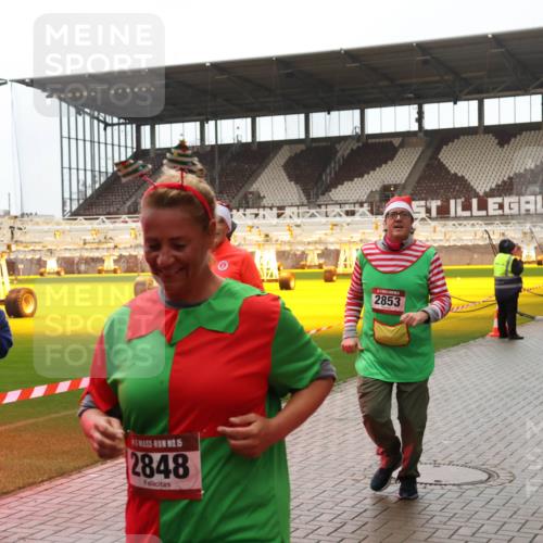 07.12.2025 - St. Pauli X-Mass-Run No. 15 Luisa Fischer http://msf.ph/oto/9388231 07.12.2025 11:50:54 Ziel 2877, 15, 2848, 2853, 3958, 196, 206, 1599, 1602, 1890, 2118, 2203, 2210, 2784, 2785, 2793, 2848, 2872, 2877, 3639, 3660, 3697, 3778, 3913, 3958, 4184, 4428 meine-sportfotos.de