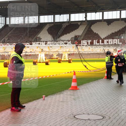 07.12.2025 - St. Pauli X-Mass-Run No. 15 Luisa Fischer http://msf.ph/oto/9388246 07.12.2025 11:50:58 Ziel 3913, 196, 206, 1599, 1602, 1890, 2118, 2203, 2210, 2784, 2785, 2793, 2848, 2872, 2877, 3639, 3697, 3913, 3958, 4184, 4428 meine-sportfotos.de
