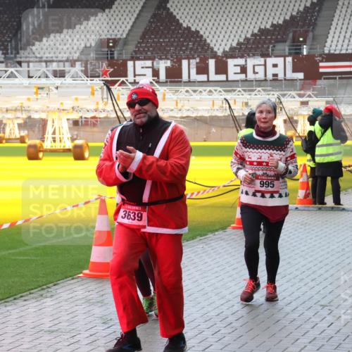 07.12.2025 - St. Pauli X-Mass-Run No. 15 Luisa Fischer http://msf.ph/oto/9388274 07.12.2025 11:51:26 Ziel 3639, 995, 2793, 196, 206, 995, 996, 1599, 1602, 2547, 2548, 2585, 2670, 2672, 3616, 3618, 3639, 3913, 3958, 4609 meine-sportfotos.de