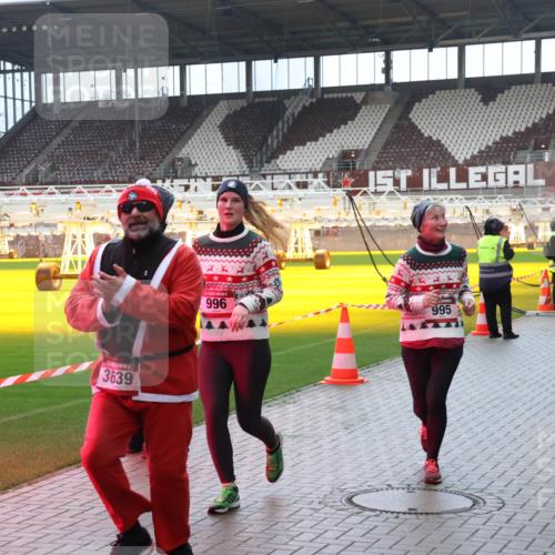 07.12.2025 - St. Pauli X-Mass-Run No. 15 Luisa Fischer http://msf.ph/oto/9388279 07.12.2025 11:51:27 Ziel 3639, 996, 995, 2793, 196, 206, 995, 996, 1599, 1602, 2547, 2548, 2585, 2670, 2672, 3616, 3618, 3639, 3913, 3958, 4609 meine-sportfotos.de