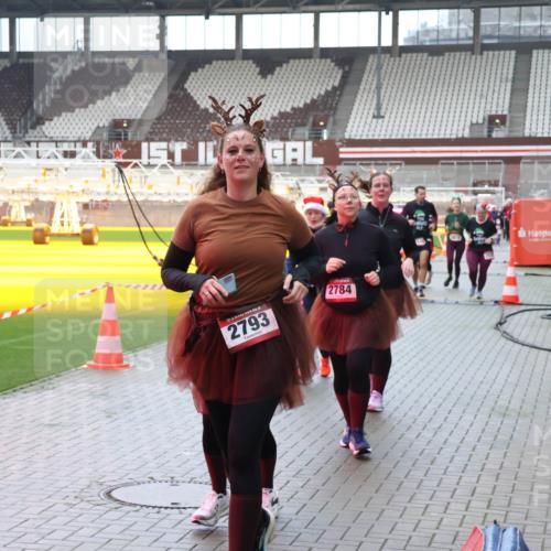 07.12.2025 - St. Pauli X-Mass-Run No. 15 Luisa Fischer http://msf.ph/oto/9388287 07.12.2025 11:51:29 Ziel 1000000, 2793, 2784, 196, 206, 995, 996, 1599, 1602, 2547, 2548, 2585, 2589, 2670, 2672, 3116, 3616, 3618, 3639, 3913, 3958, 4609 meine-sportfotos.de