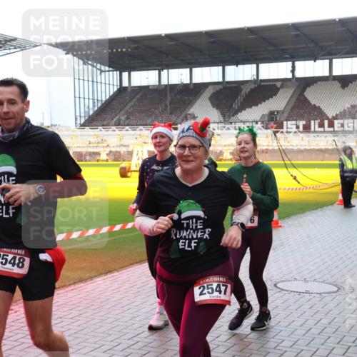 07.12.2025 - St. Pauli X-Mass-Run No. 15 Luisa Fischer http://msf.ph/oto/9388326 07.12.2025 11:51:39 Ziel 15, 2548, 5, 2547, 1, 995, 996, 2374, 2547, 2548, 2585, 2589, 2670, 2672, 3116, 3449, 3451, 3616, 3618, 3639, 3959, 4340, 4609 meine-sportfotos.de