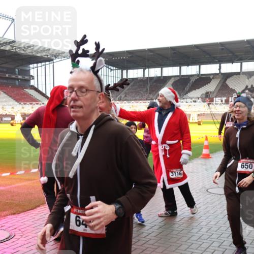 07.12.2025 - St. Pauli X-Mass-Run No. 15 Luisa Fischer http://msf.ph/oto/9388341 07.12.2025 11:52:14 Ziel 64, 2027, 3116, 650, 648, 650, 1916, 2025, 2027, 2374, 2585, 2589, 3116, 3445, 3449, 3451, 3583, 3648, 3650, 3659, 3790, 3794, 3795, 3853, 3865, 3875, 3959, 4340, 4602, 4610 meine-sportfotos.de