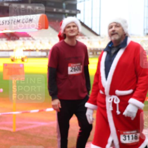 07.12.2025 - St. Pauli X-Mass-Run No. 15 Luisa Fischer http://msf.ph/oto/9388354 07.12.2025 11:52:17 Ziel 2600, 3116, 648, 650, 1916, 2025, 2027, 2121, 2374, 3116, 3445, 3449, 3451, 3583, 3648, 3650, 3659, 3790, 3794, 3795, 3853, 3865, 3875, 3959, 4340, 4602, 4610 meine-sportfotos.de