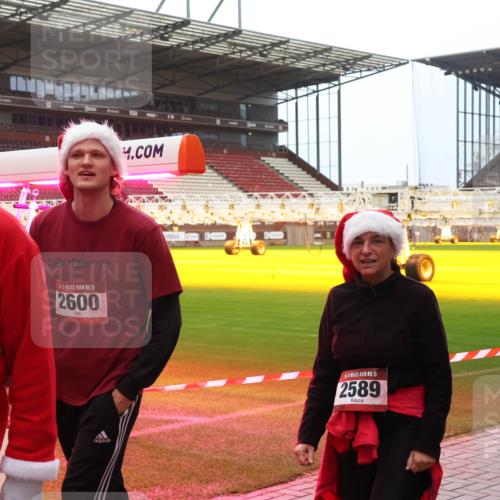 07.12.2025 - St. Pauli X-Mass-Run No. 15 Luisa Fischer http://msf.ph/oto/9388360 07.12.2025 11:52:19 Ziel 15, 2600, 4, 15, 2589, 202, 648, 650, 1916, 2025, 2027, 2121, 2374, 3445, 3449, 3451, 3583, 3648, 3650, 3659, 3790, 3794, 3795, 3853, 3865, 3875, 4340, 4602, 4610 meine-sportfotos.de