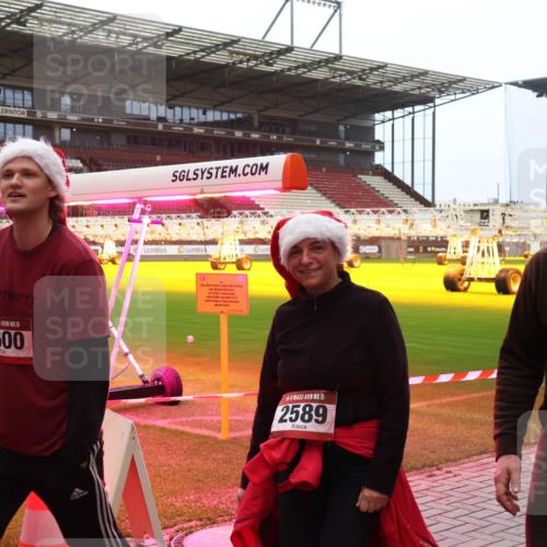 07.12.2025 - St. Pauli X-Mass-Run No. 15 Luisa Fischer http://msf.ph/oto/9388363 07.12.2025 11:52:19 Ziel 6334, 600, 15, 2589, 15, 2027, 648, 650, 1916, 2025, 2027, 2121, 2374, 3445, 3449, 3451, 3583, 3648, 3650, 3659, 3790, 3794, 3795, 3853, 3865, 3875, 4340, 4602, 4610 meine-sportfotos.de