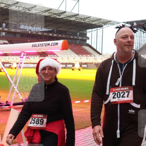 07.12.2025 - St. Pauli X-Mass-Run No. 15 Luisa Fischer http://msf.ph/oto/9388364 07.12.2025 11:52:20 Ziel 2589, 15, 2027, 4340, 648, 650, 1916, 2025, 2027, 2121, 3445, 3449, 3451, 3583, 3648, 3650, 3659, 3790, 3794, 3795, 3853, 3865, 3875, 4602, 4610 meine-sportfotos.de